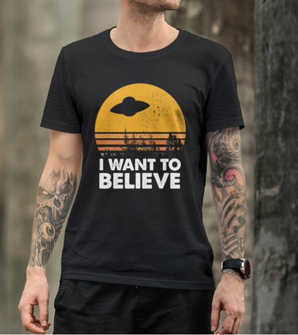I Want To Believe Alien UFO Vintage Sunset T-Shirt