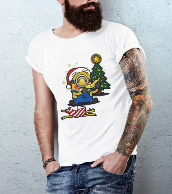 Minion Santa Hat With Banana Christmas Tree And Gift Box T-Shirt