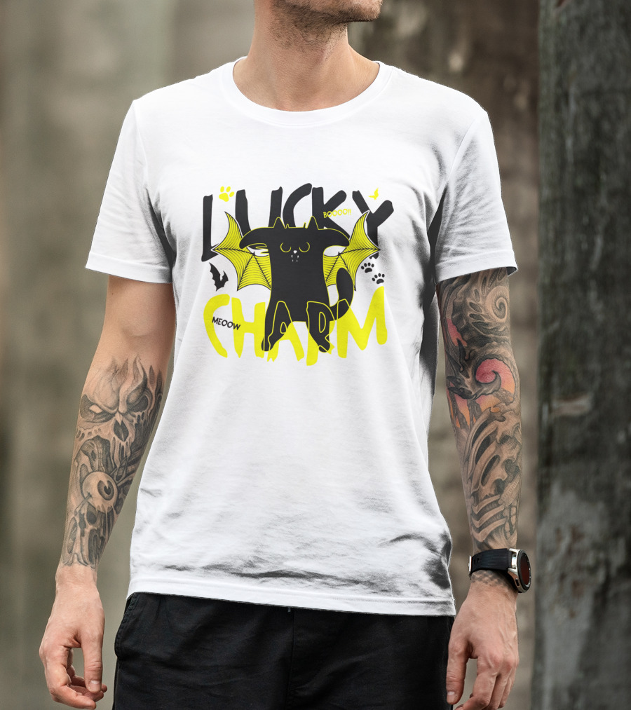 Lucky Charm Booo Meoow Bat Cat Halloween Paws T-Shirt