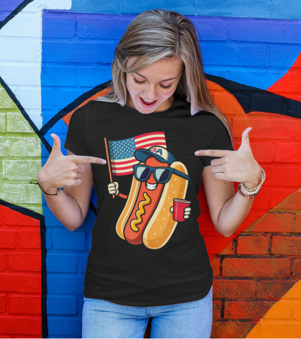 Fourth Of July USA Hotdog With American Flag And Sunglasses T-Shirt
