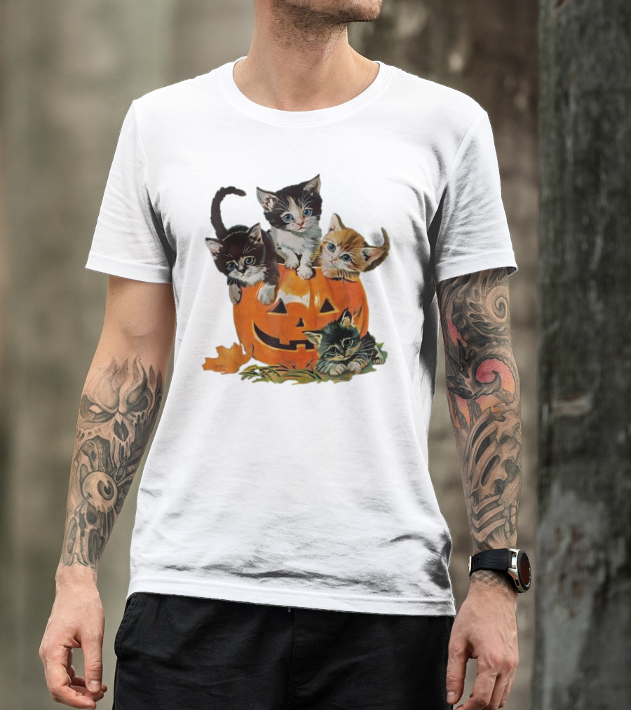 Vintage 90s Cat Pumpkin Halloween Spooky Season T-Shirt