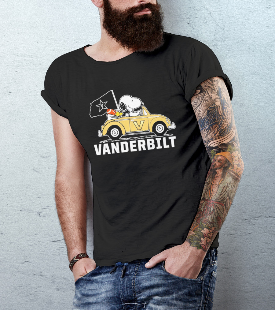Snoopy And Woodstock Vanderbilt Commodores Driving Car T-Shirt