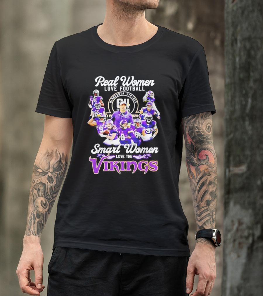 Real Women Love Football Smart Women Love The Minnesota Vikings Players Signatures T-Shirt