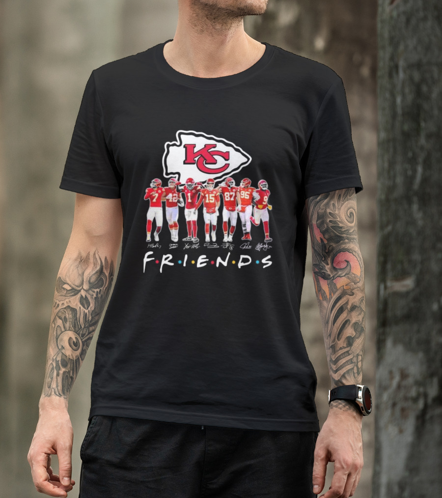 Kansas City Chiefs Friends Signatures Football Team T-Shirt