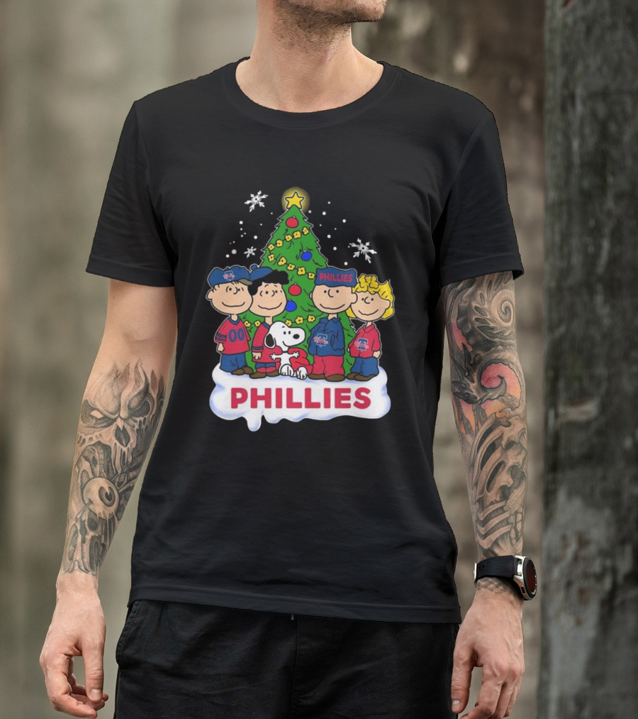 Philadelphia Phillies Snoopy Peanuts Christmas Tree T-Shirt