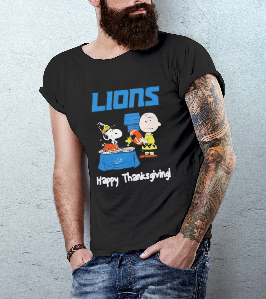 Lions Peanuts Charlie Brown Snoopy Happy Thanksgiving Football Feast T-Shirt