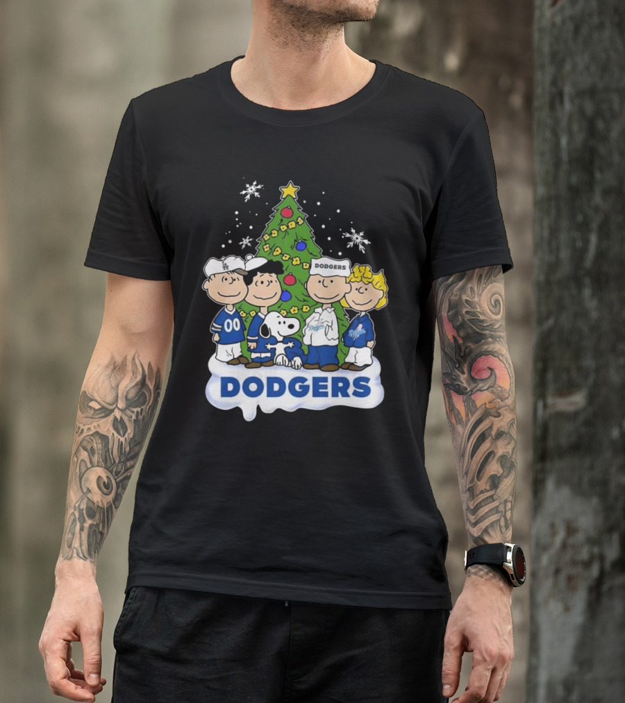 Los Angeles Dodgers Merry Christmas With Snoopy And Peanuts Characters T-Shirt