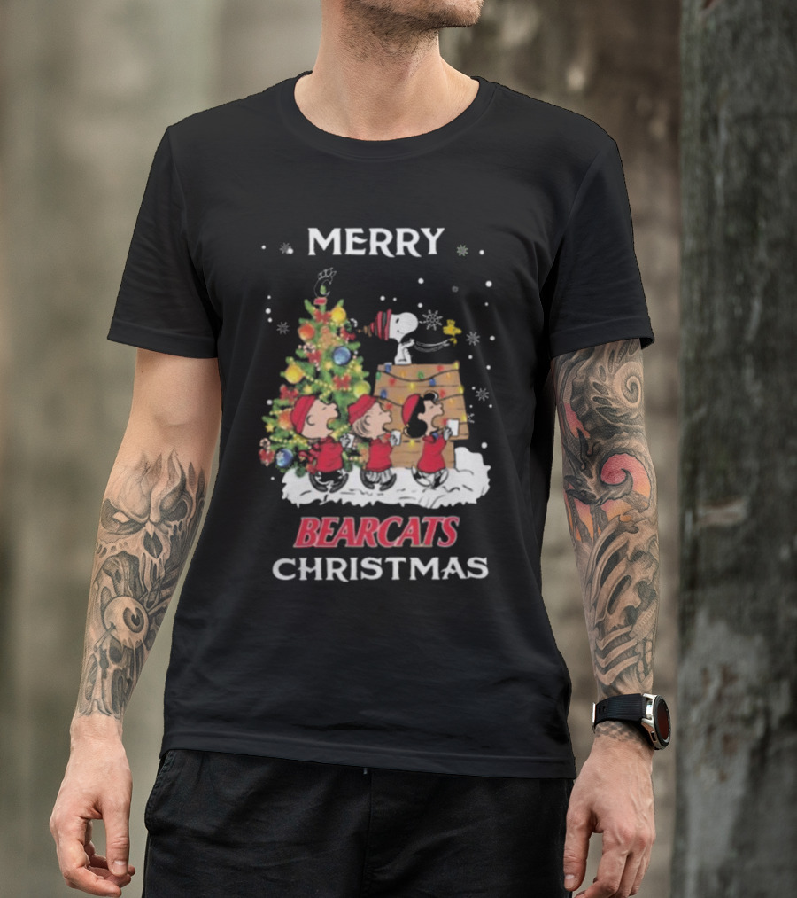 Merry Bearcats Christmas With Snoopy And Friends T-Shirt