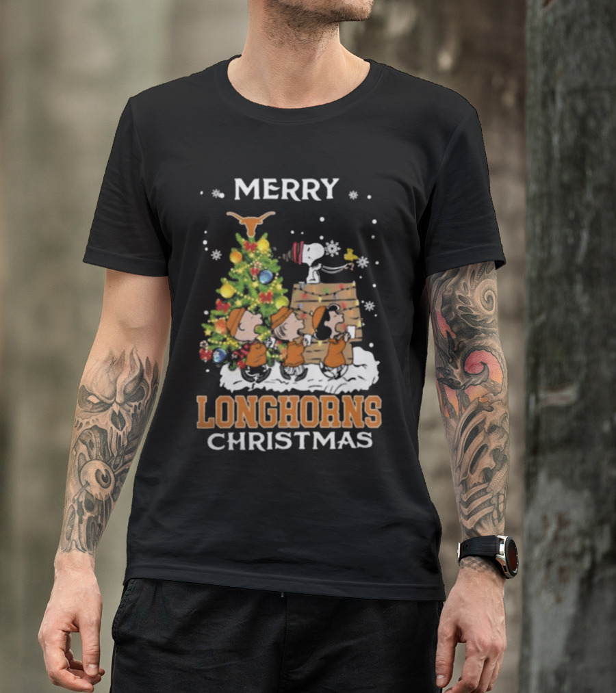 Merry Longhorns Christmas 2024 Texas Snoopy And Friends T-Shirt