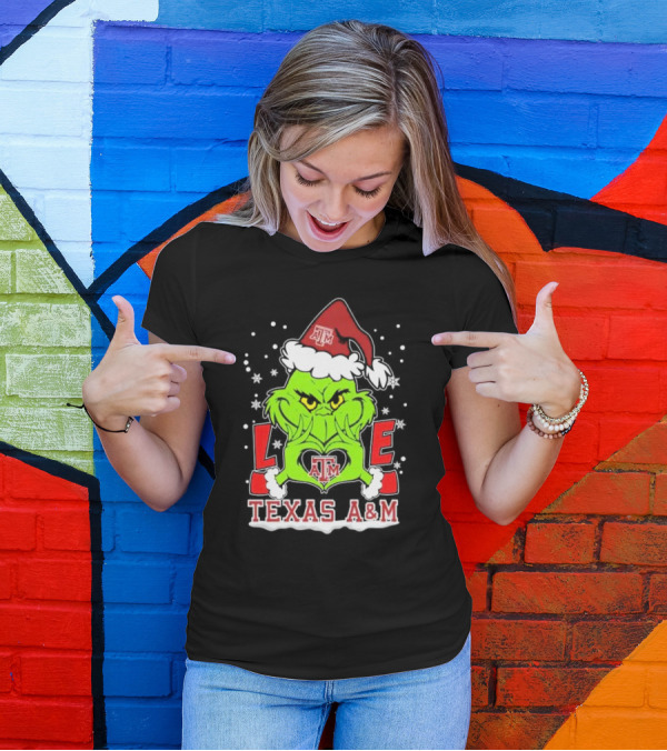 Grinch Heart Hands Love Texas A&M Aggies Christmas Santa Hat T-Shirt