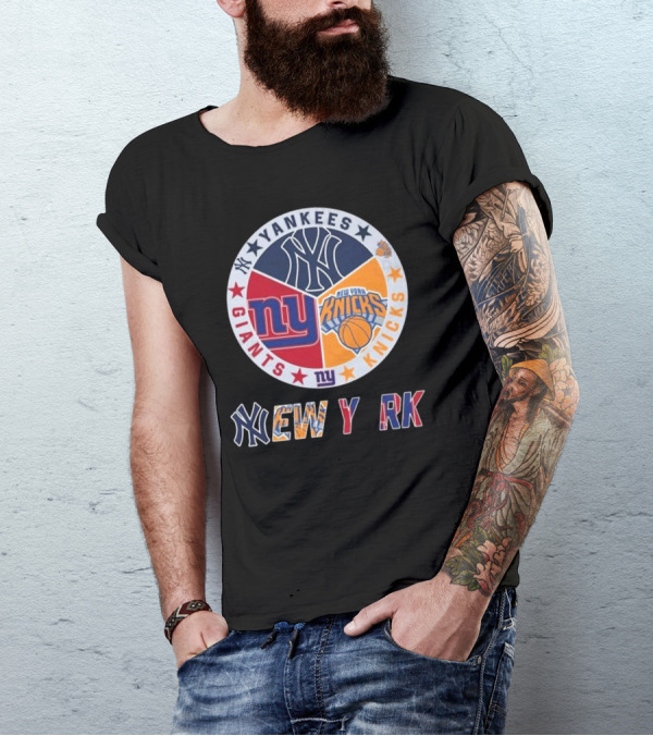 New York Yankees Giants Knicks Circle Yankees Giants Knicks New York T-Shirt