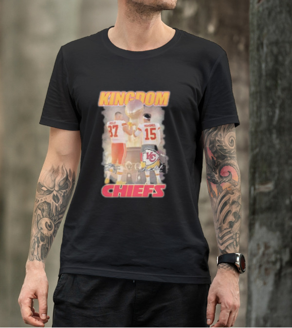 Chiefs Kingdom Travis Kelce Patrick Mahomes Trophy Celebration T-Shirt