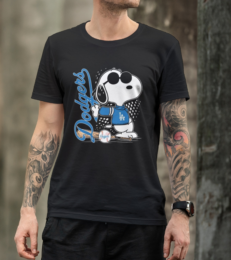 Los Angeles Dodgers Snoopy MLB 2025 Peanuts Baseball Collaboration T-Shirt