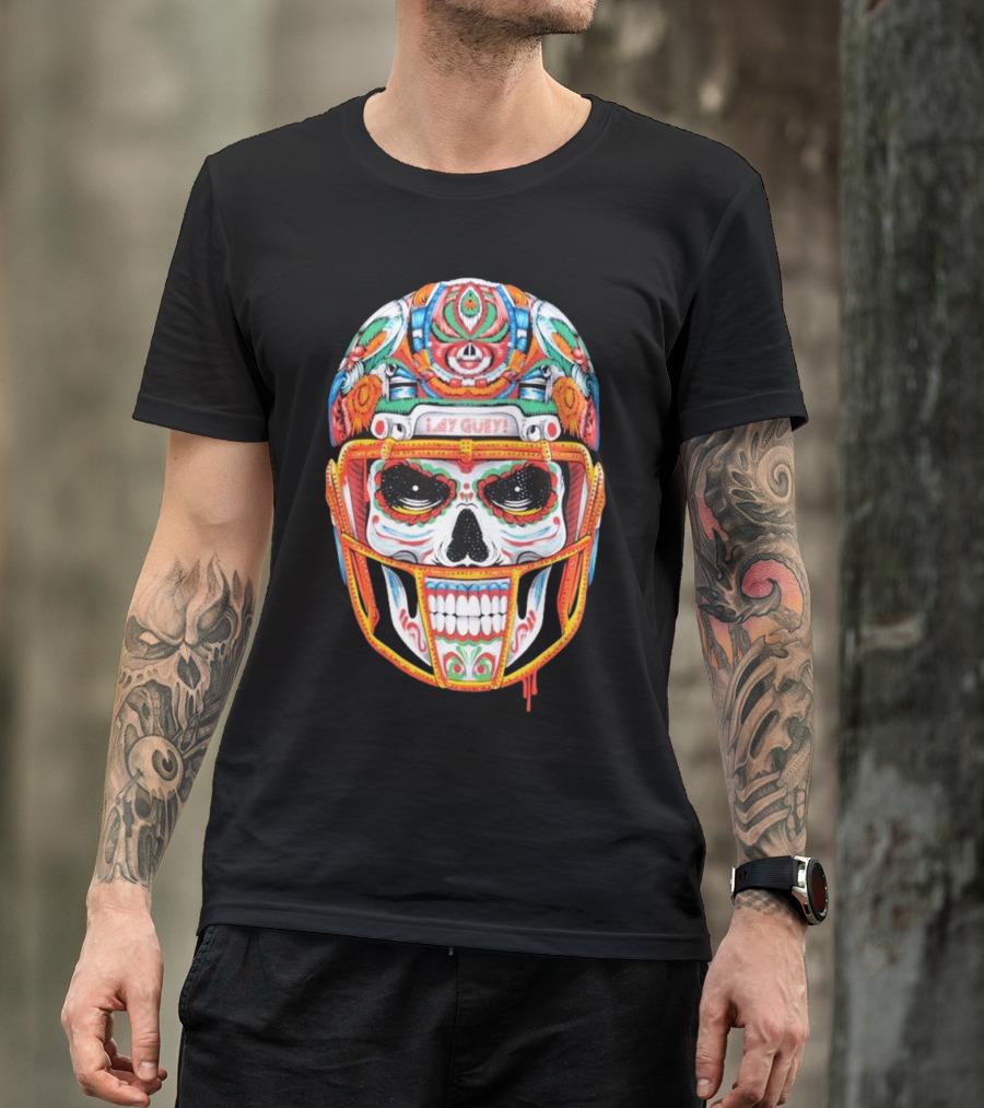 Primera De 10 ¡Ay Güey! Colorful Skull Football Helmet T-Shirt