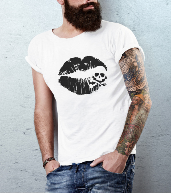 Skull Crossbones Lips Grunge T-Shirt