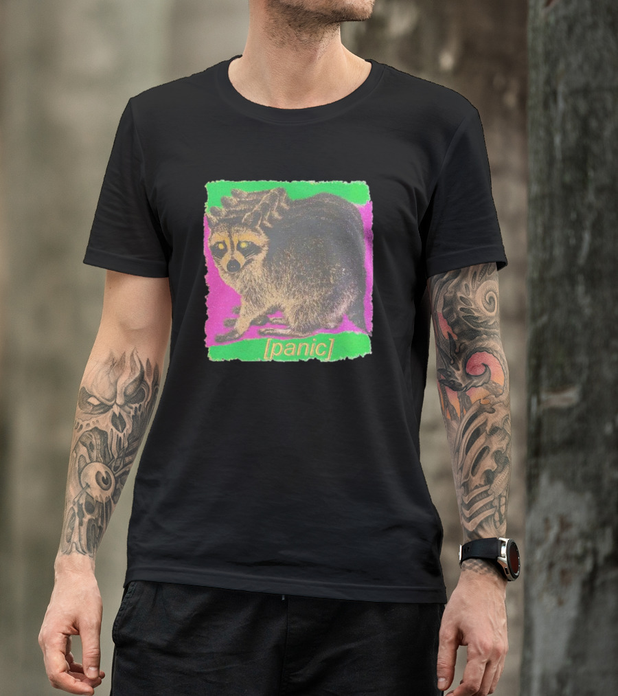 Raccoon [panic] Colorful Retro T-Shirt