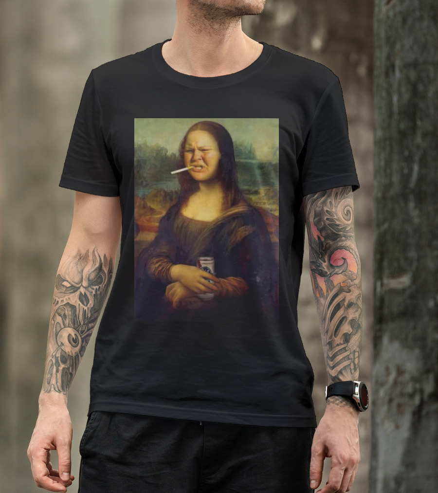 Tammy Mona Lisa Smoking Cigarette Holding Beer Can T-Shirt