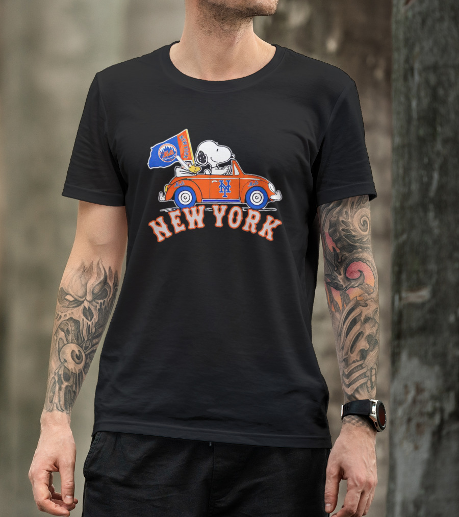 Snoopy Woodstock Driving New York Mets Car Flag T-Shirt