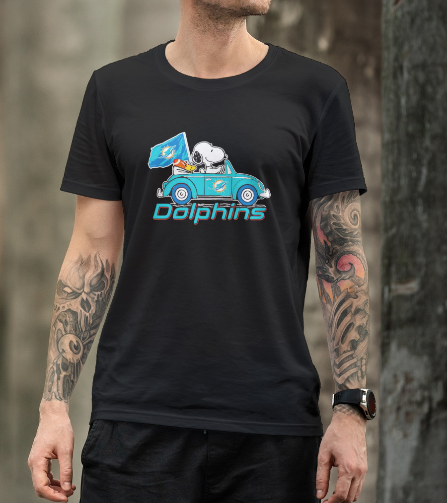 Snoopy And Woodstock Driving Car Miami Dolphins Flag T-Shirt
