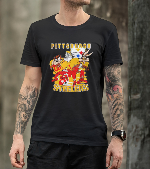 Pittsburgh Steelers Looney Tunes Bugs Taz Daffy Football Team T-Shirt