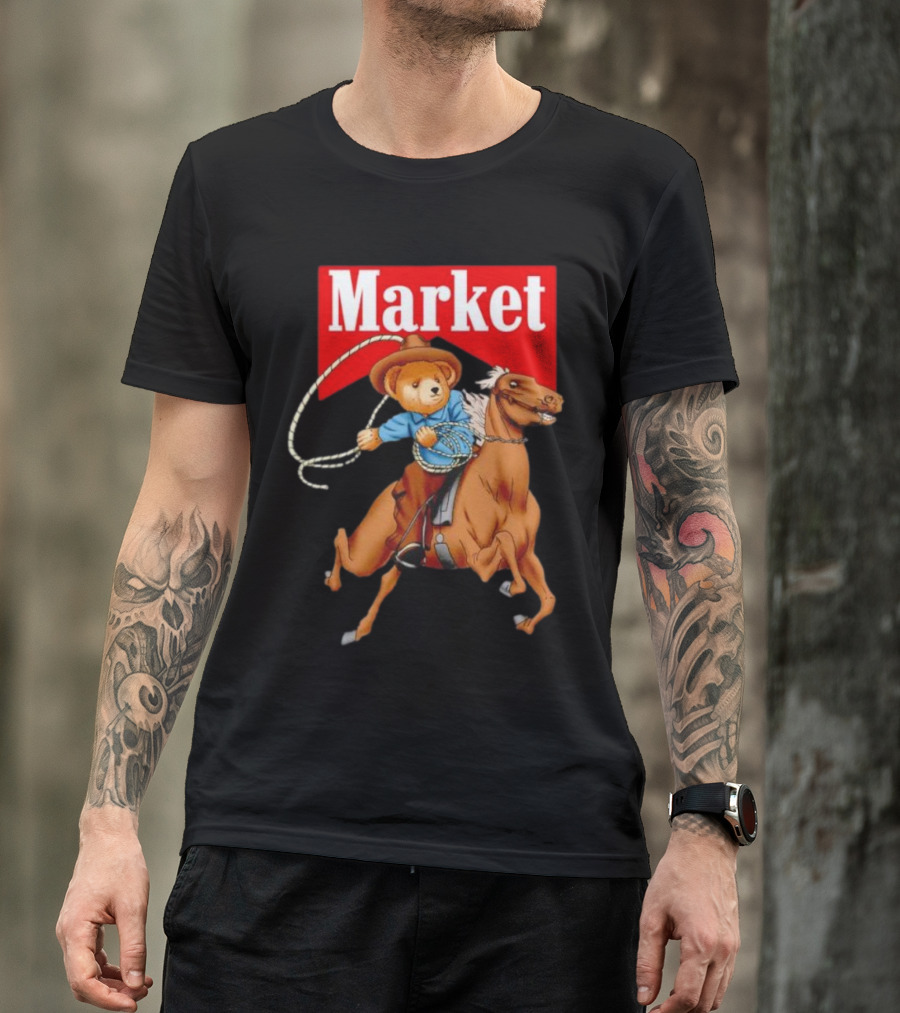 Market Riding Cowboy Bearบน 马 T-Shirt