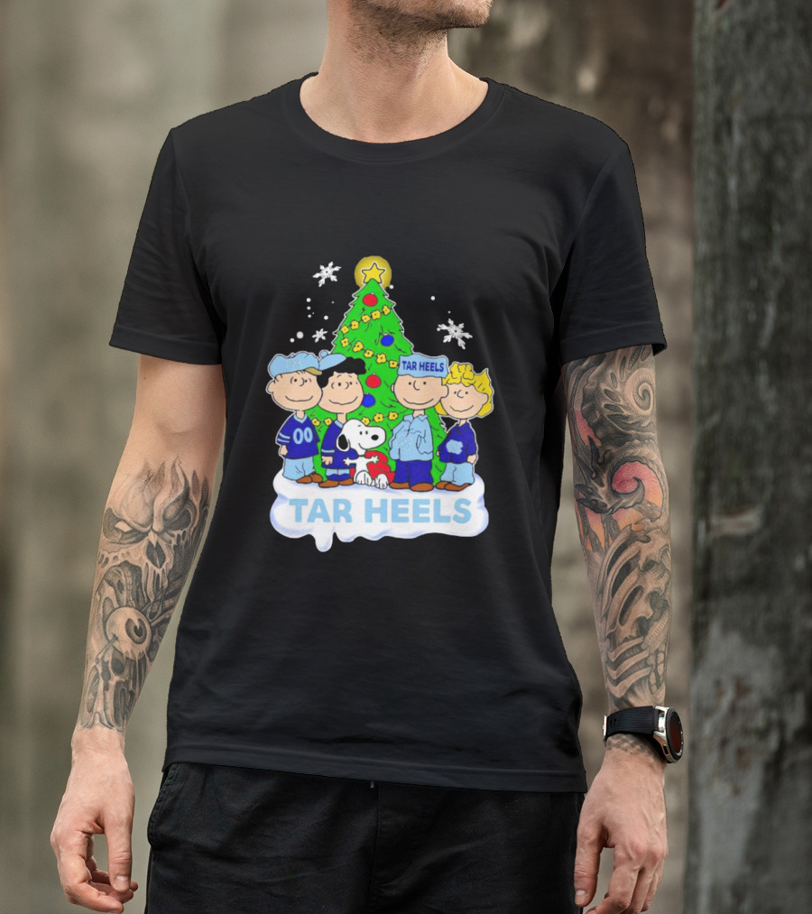 Tar Heels Peanuts Characters By Christmas Tree Holiday Scene T-Shirt