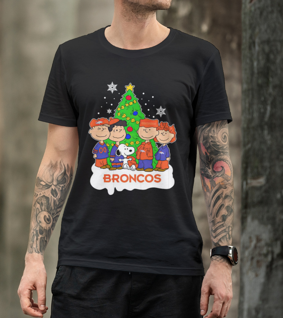 Peanuts Characters Denver Broncos Christmas Tree Scene T-Shirt