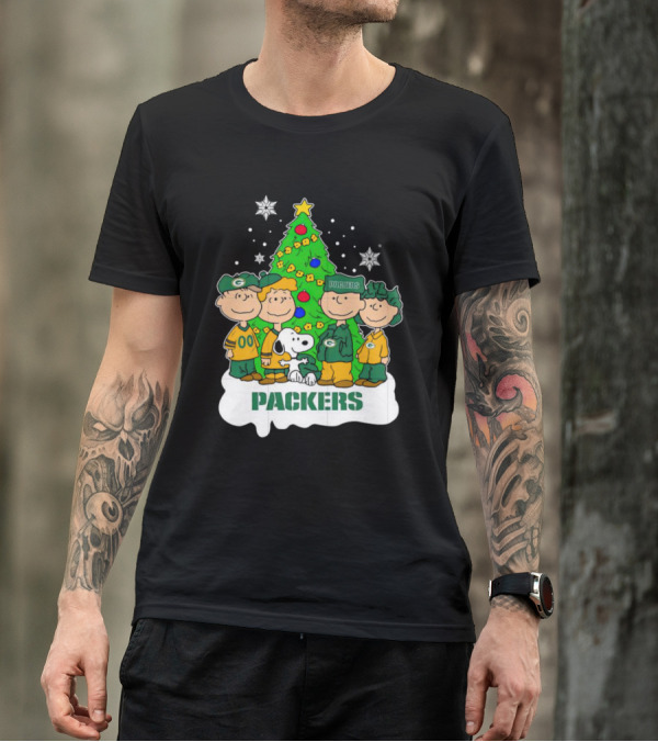 Green Bay Packers Christmas Peanuts Characters With Tree T-Shirt