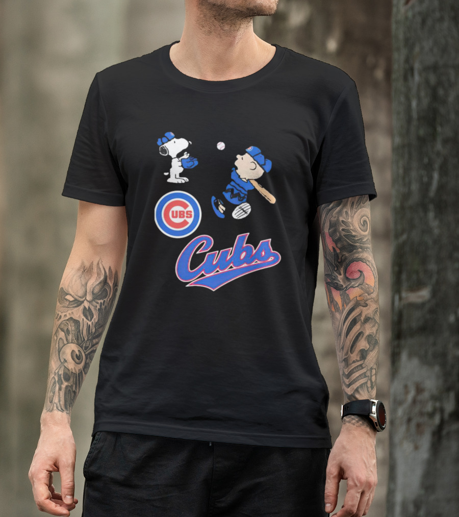 Snoopy And Charlie Brown In Chicago Cubs Baseball Uniforms T-Shirt