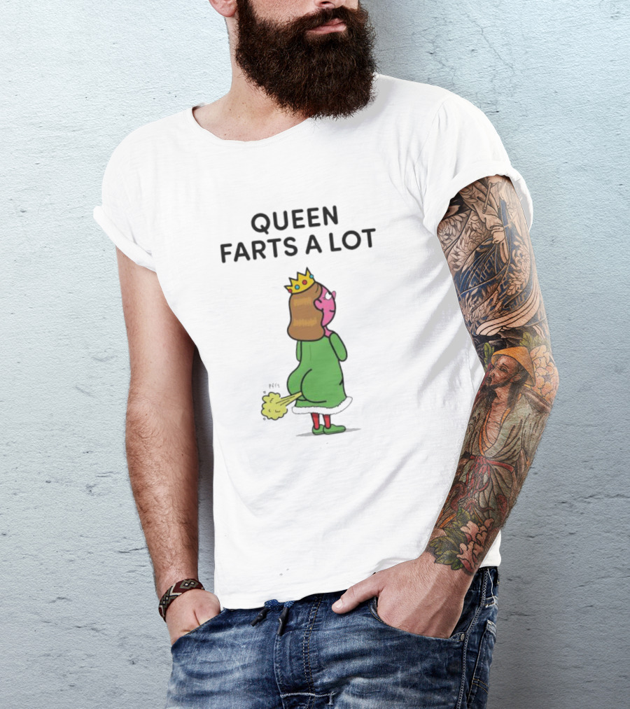 Queen Farts A Lot Christmas Queen In Green Dress With Crown T-Shirt