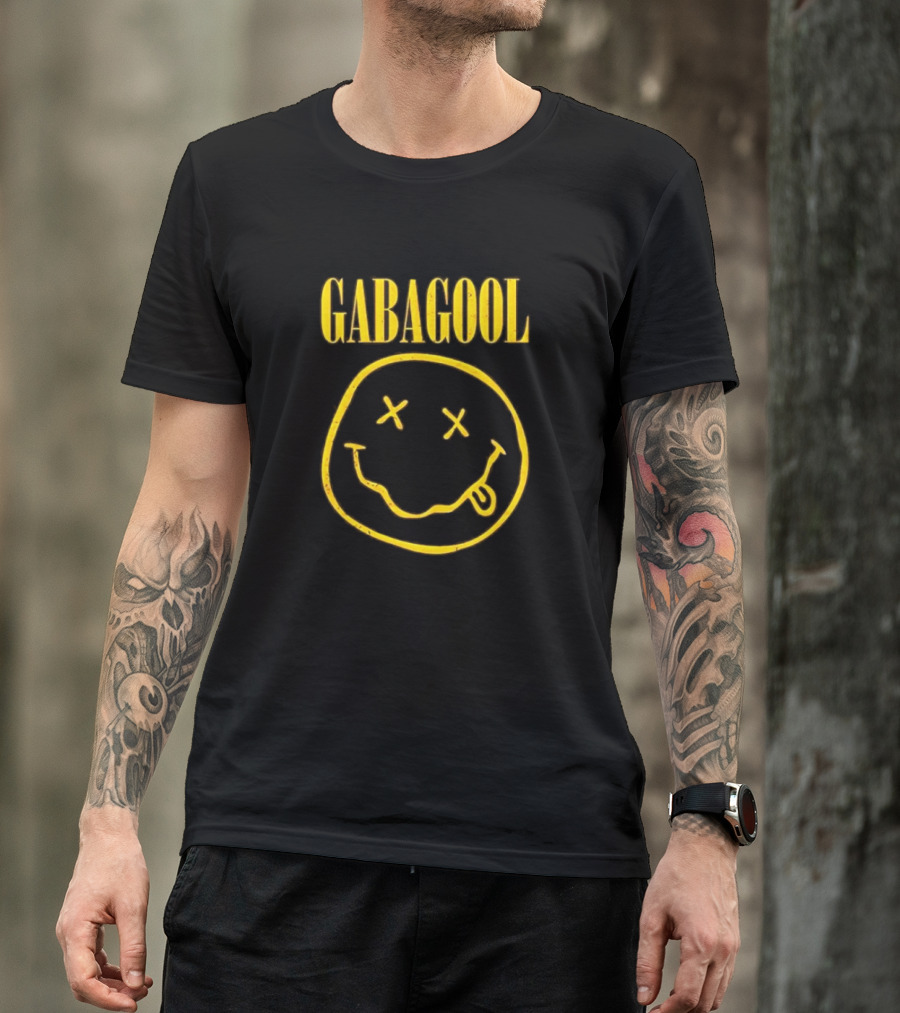 GABAGOOL Smiley Face With Tongue Out And X Eyes T-Shirt