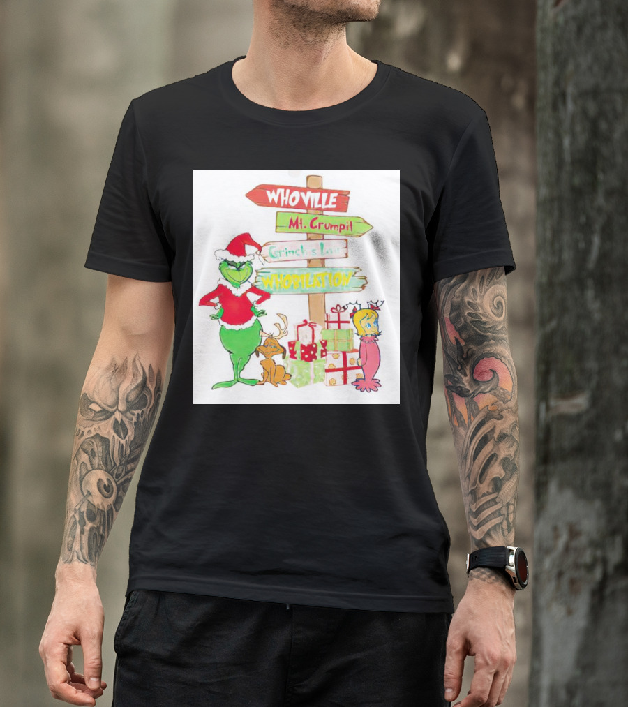Whoville Mt. Crumpit Grinch’s Lair Whobilation Christmas Scene With Grinch And Max T-Shirt