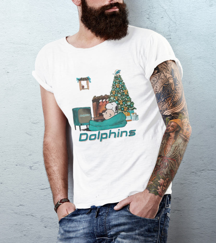 Charlie Brown Snoopy Watching Dolphins TV Christmas Tree T-Shirt