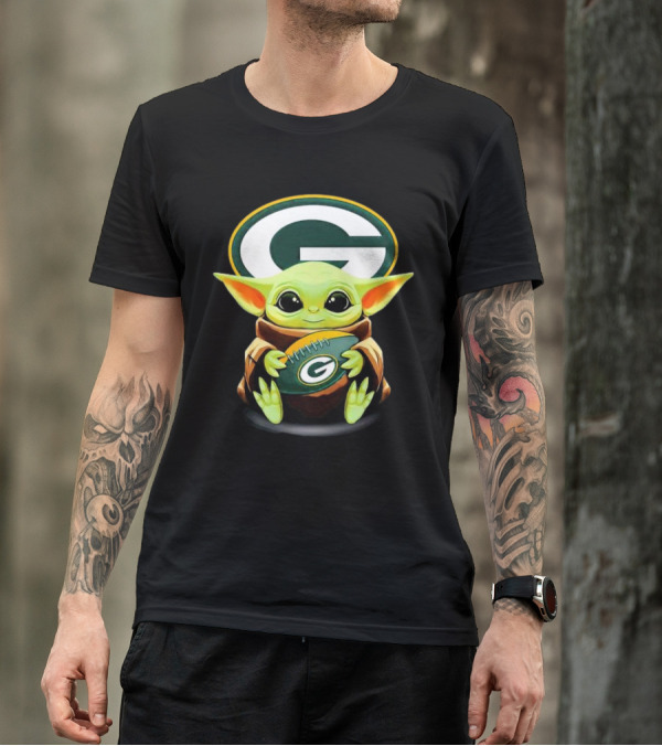 Baby Yoda Green Bay Packers Football Hug T-Shirt