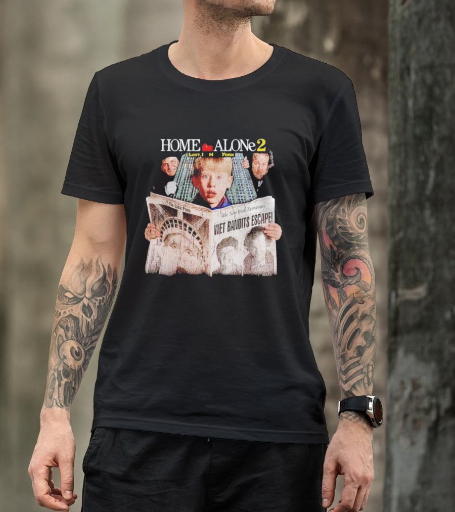 HOME ALONE 2 LOST IN NEW YORK WET BANDITS ESCAPE NEW YORK NEWSPAPER T-Shirt