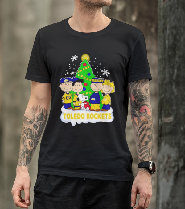 Peanuts Toledo Rockets Christmas Tree With Snoopy And Friends T-Shirt