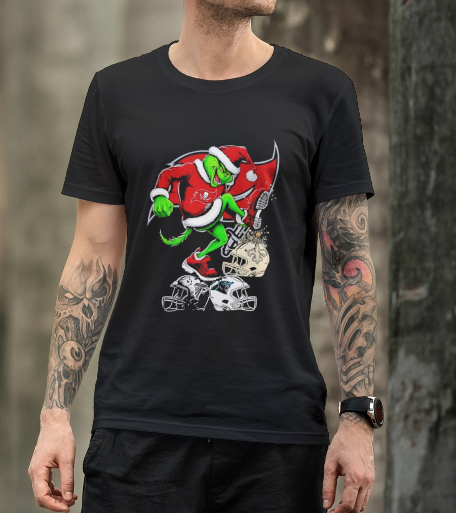 Tampa Bay Buccaneers Grinch Santa Stomping NFL Helmets Funny Christmas T-Shirt