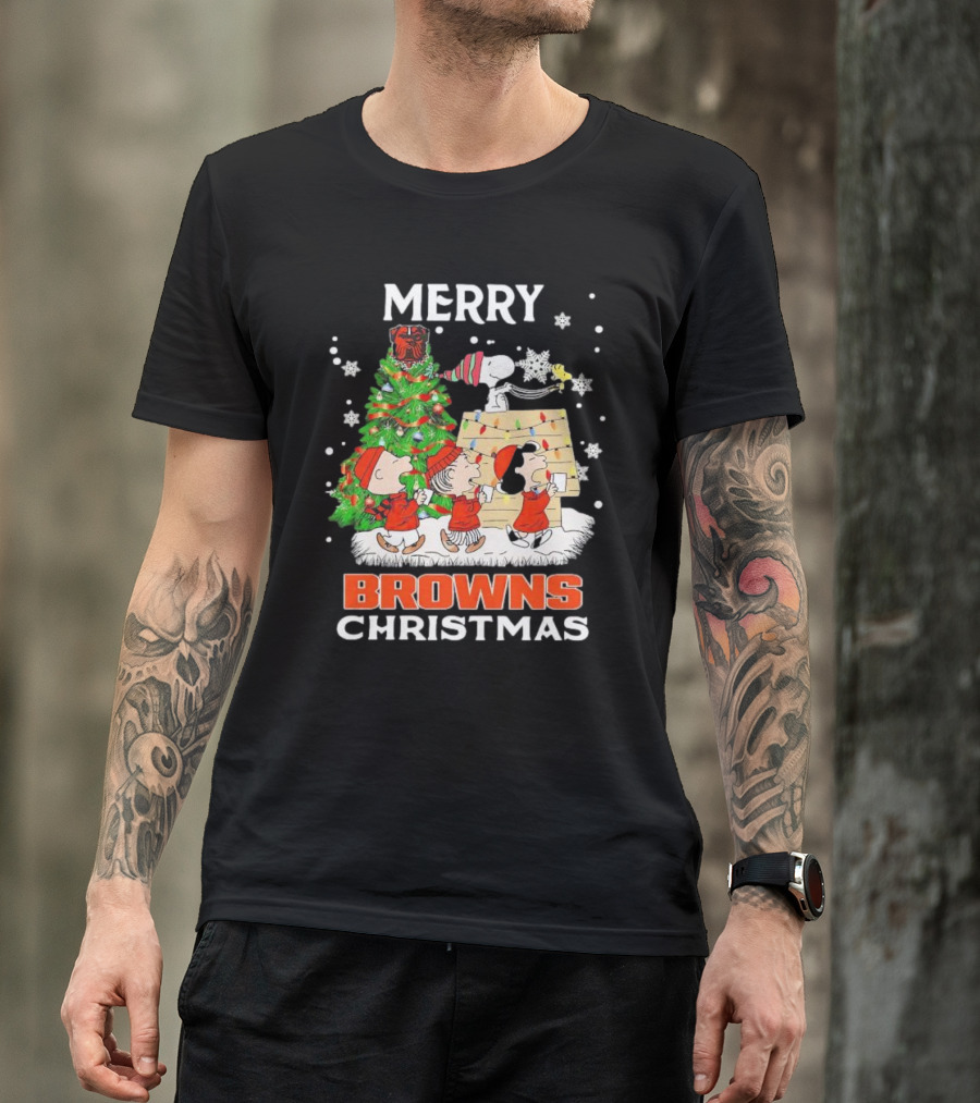 Peanuts Characters Merry Browns Christmas Cleveland Browns T-Shirt
