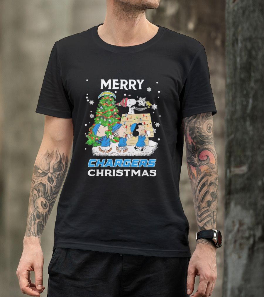 Merry Chargers Christmas Peanuts Characters T-Shirt