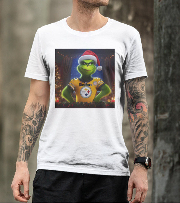 Grinch Wearing Pittsburgh Steelers Jersey Christmas Scene T-Shirt