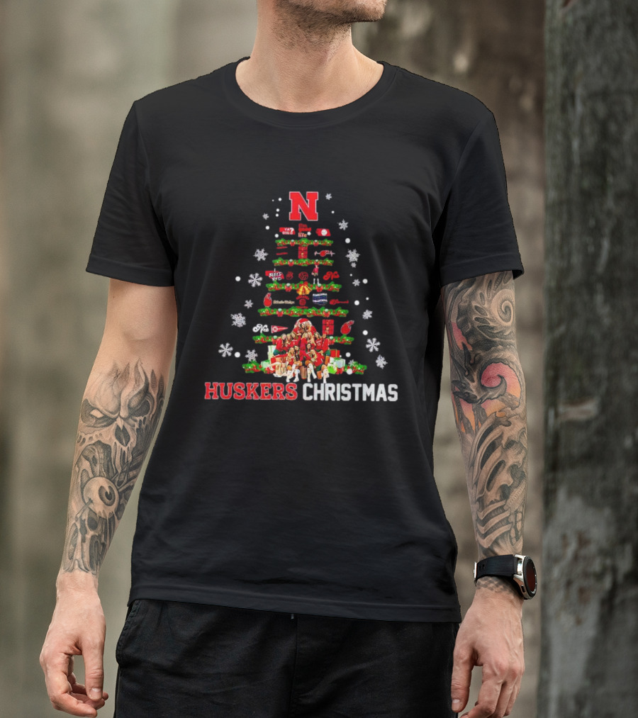 Huskers Christmas Tree With Nebraska Cornhuskers Logo And Holiday Decorations T-Shirt