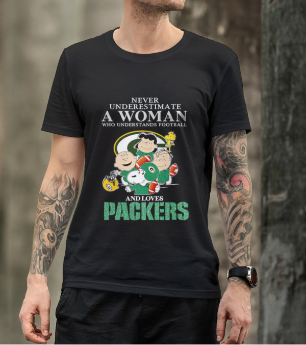 Never Underestimate A Woman Who Understands Football And Loves Packers Featuring Peanuts Characters T-Shirt