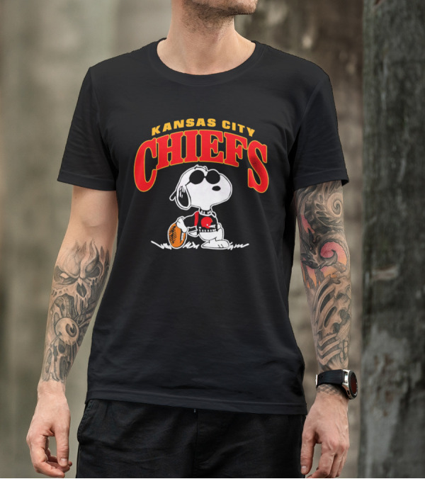 Snoopy Kansas City Chiefs Football T-Shirt
