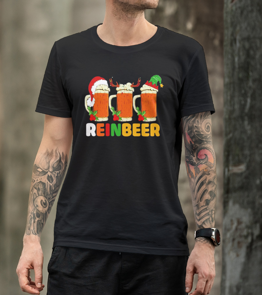 Reinbeer Merry Christmas Funny Beer Mugs With Santa And Elf Hats And Reindeer Antlers T-Shirt