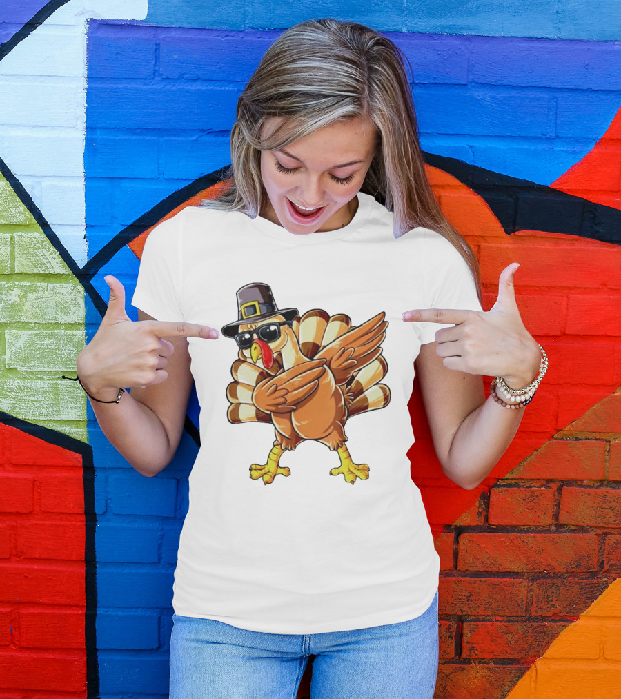 Thanksgiving Turkey Dabbing With Pilgrim Hat And Sunglasses T-Shirt