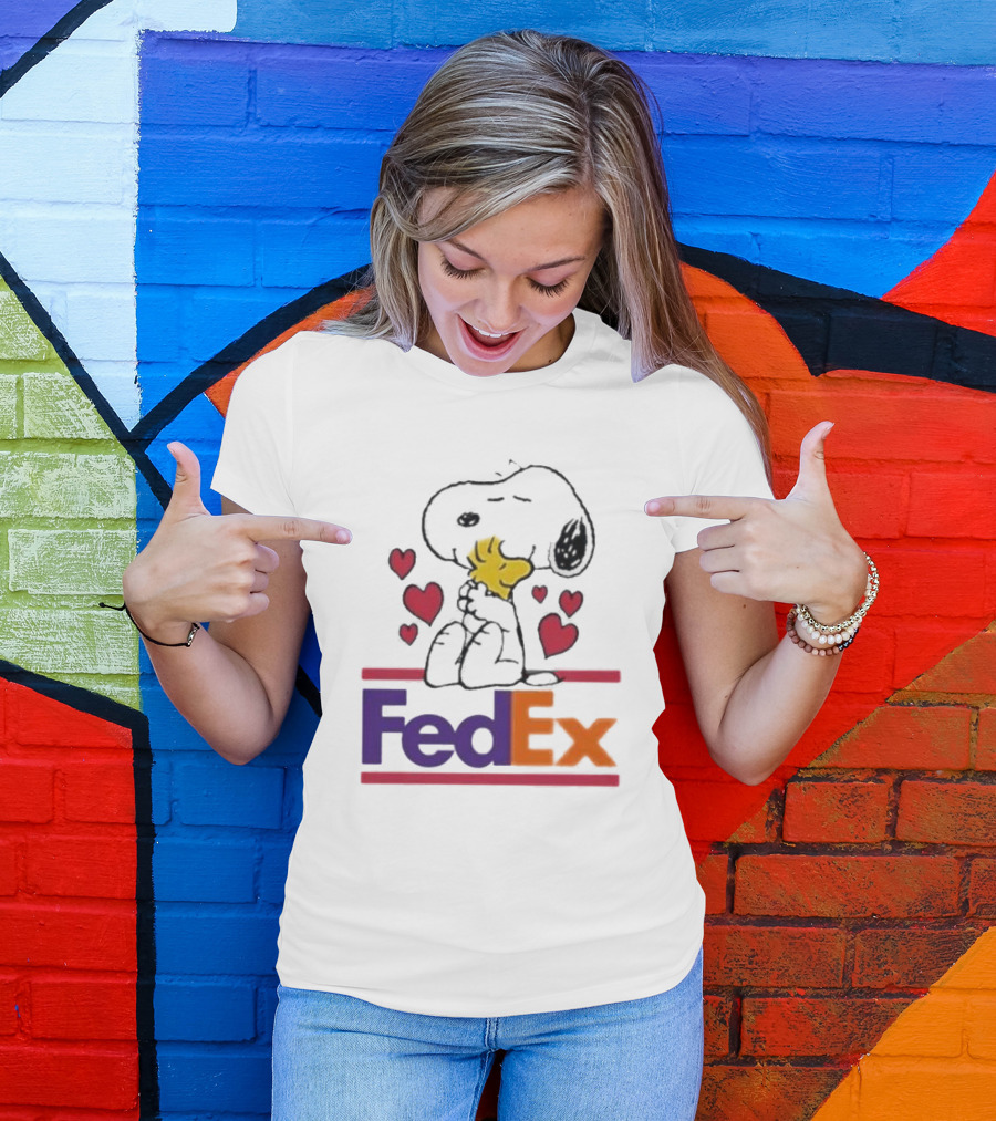 Snoopy Woodstock Hugs Hearts FedEx T-Shirt