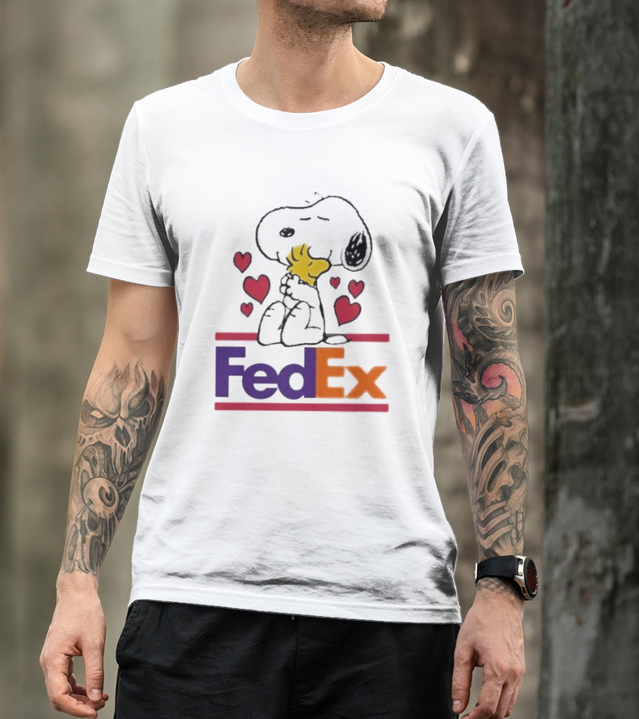 Snoopy Woodstock Hugs Hearts FedEx T-Shirt