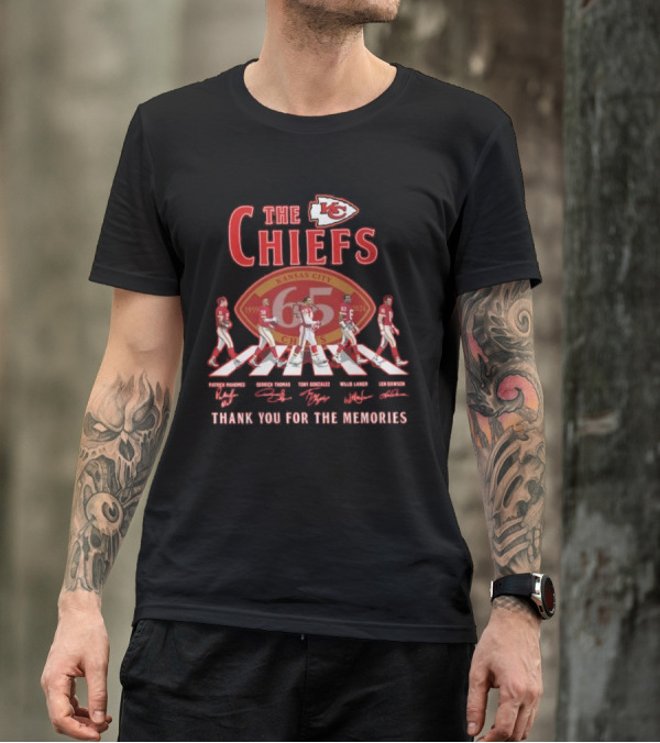 The Kansas City Chiefs 65 Years Thank You For The Memories Patrick Mahomes Derrick Thomas Tony Gonzalez Willie Lanier Len Dawson Abbey Road Signatures T-Shirt