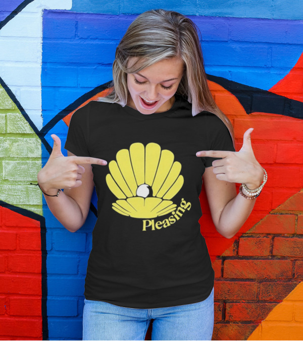 Pleasing Clam Yellow Shell With Pearl T-Shirt