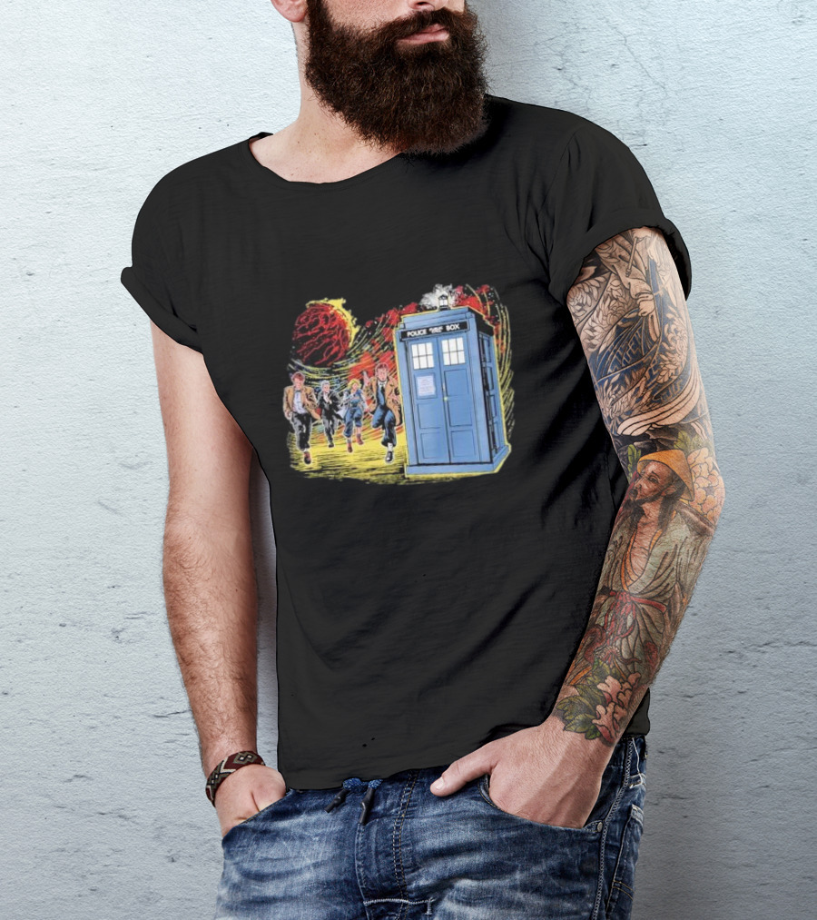 Police Public Box Time Travel Sci-fi Comics Chase With Doctor And Companions T-Shirt